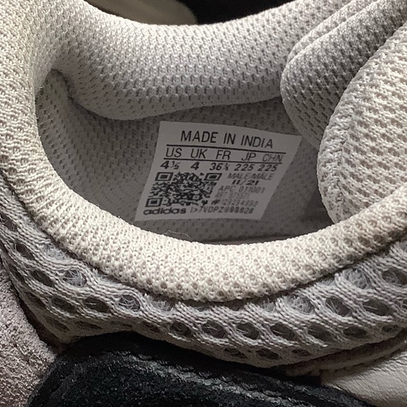 Adidas Yezzy Boost 700 Wave Runner - Picture 2 of 2